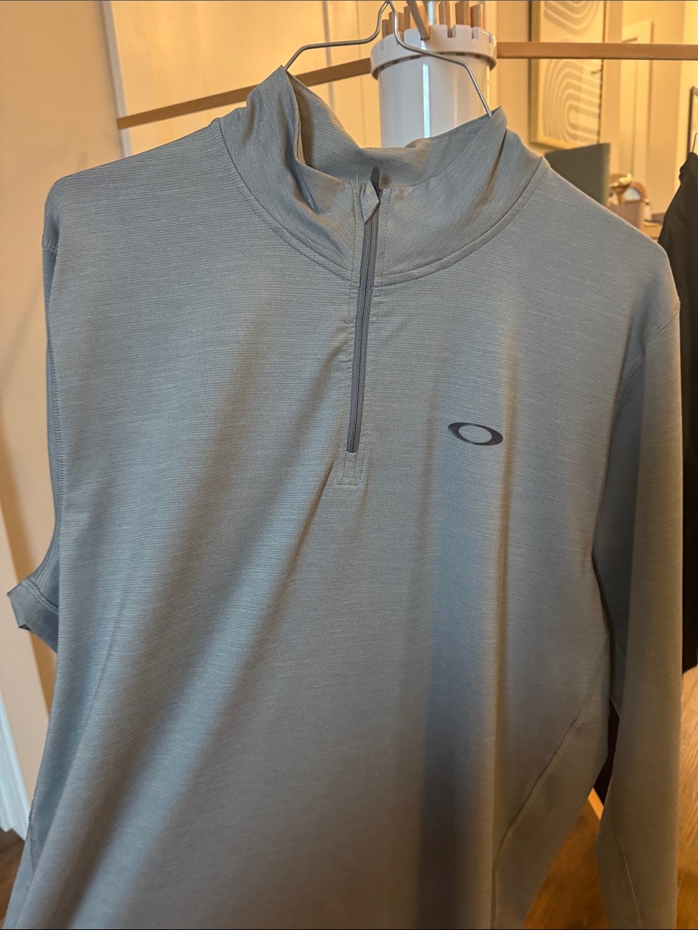 Oakley Men's Light Gray Quarter-Zip Performance Pullover